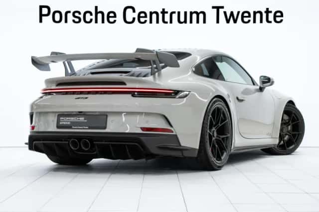 Porsche 911 (2022) thumbnail 3