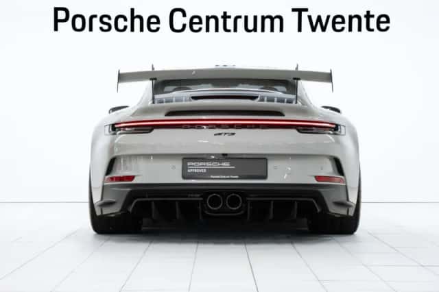 Porsche 911 (2022) thumbnail 4