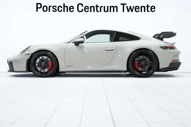 Porsche 911 (2022) thumbnail 5