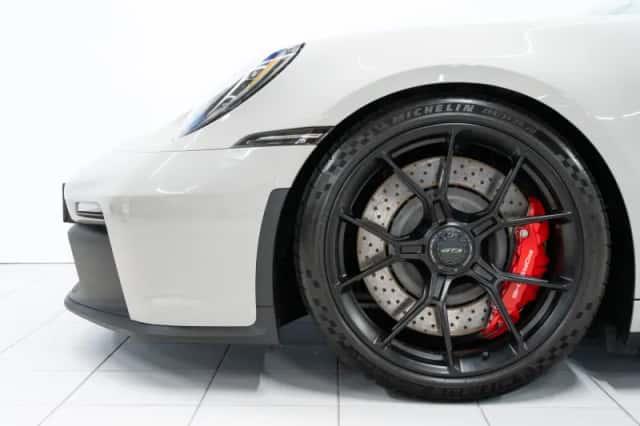 Porsche 911 (2022) thumbnail 6