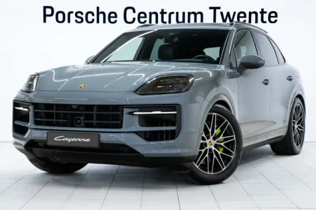 Porsche Cayenne (2024) thumbnail 1