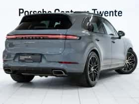 Porsche Cayenne (2024) thumbnail 3