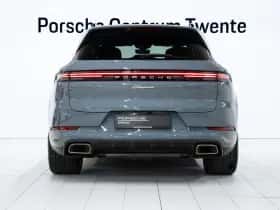 Porsche Cayenne (2024) thumbnail 4