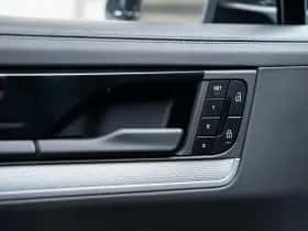 Porsche Cayenne (2024) thumbnail 36
