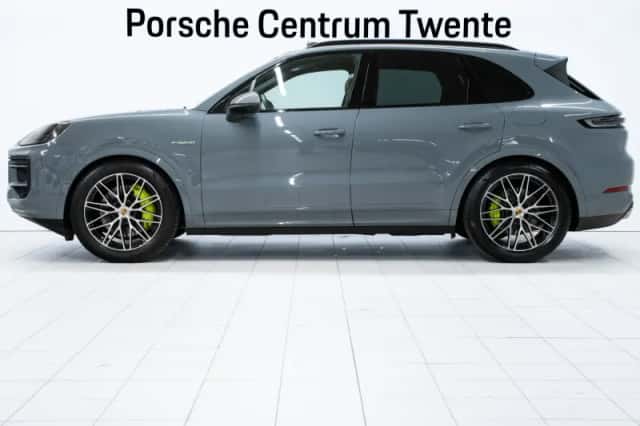 Porsche Cayenne (2024) thumbnail 5