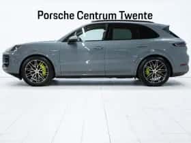 Porsche Cayenne (2024) thumbnail 5