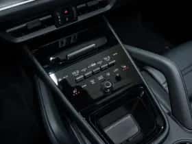 Porsche Cayenne (2024) thumbnail 49