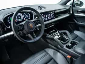 Porsche Cayenne (2024) thumbnail 7