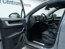 Porsche Cayenne (2024) thumbnail 8