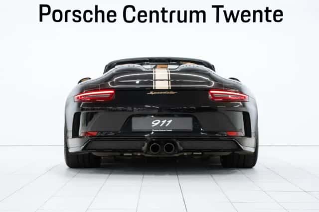 Porsche 911 (2020) thumbnail 4