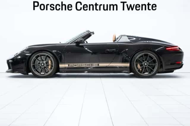 Porsche 911 (2020) thumbnail 5