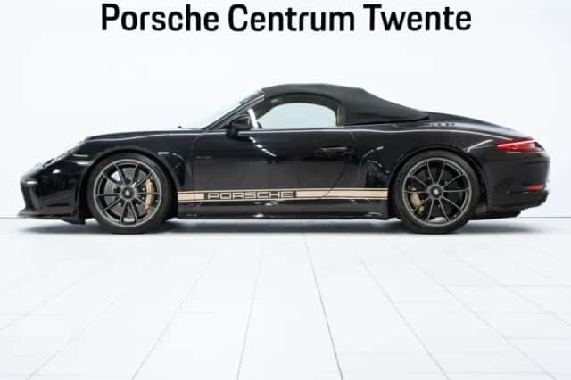 Porsche 911 (2020) thumbnail 6