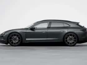 Porsche Taycan (2024) thumbnail 2