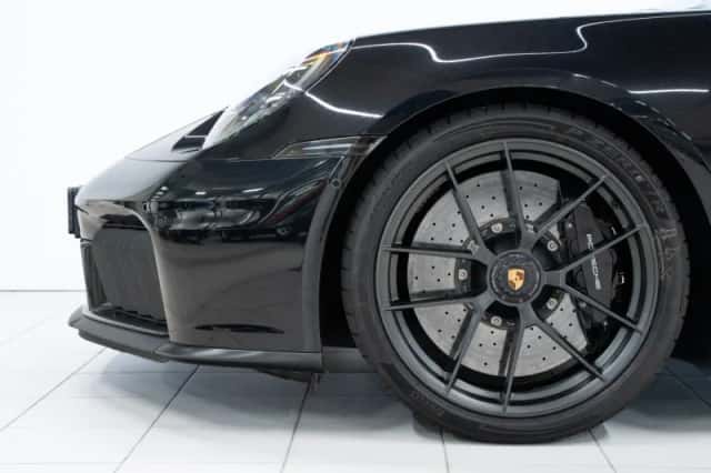 Porsche 911 (2025) thumbnail 6