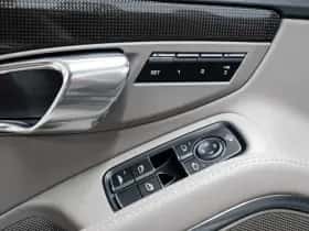 Porsche 911 (2013) thumbnail 26