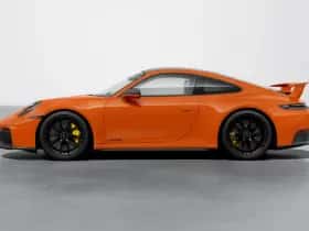 Porsche 911 (2024) thumbnail 2