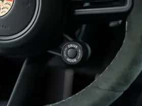 Porsche 911 (2023) thumbnail 36