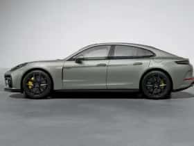 Porsche Panamera (2024) thumbnail 2