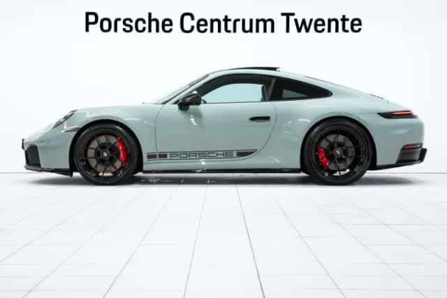 Porsche 911 (2025) thumbnail 5