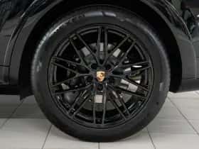 Porsche Cayenne (2025) thumbnail 11