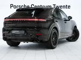Porsche Cayenne (2025) thumbnail 3