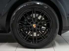 Porsche Cayenne (2025) thumbnail 9
