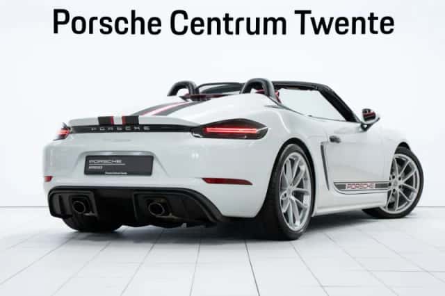 Porsche 718 (2021) thumbnail 3