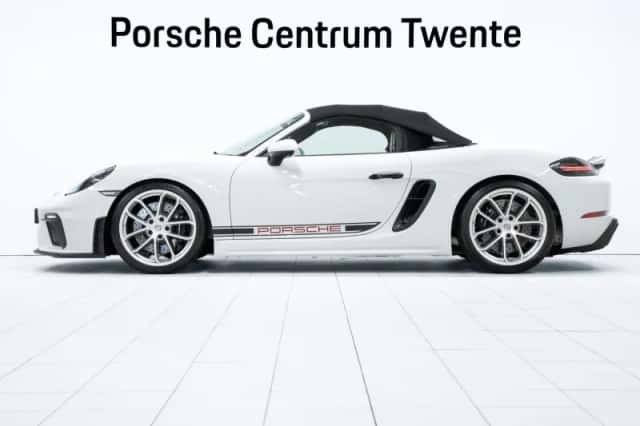 Porsche 718 (2021) thumbnail 6