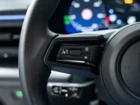 Porsche Macan (2024) thumbnail 37