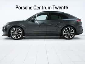 Porsche Macan (2024) thumbnail 5