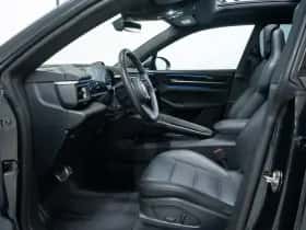 Porsche Macan (2024) thumbnail 7