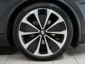 Porsche Macan (2024) thumbnail 10