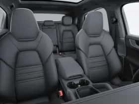 Porsche Cayenne (2024) thumbnail 7