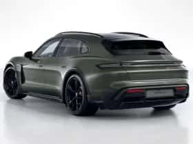 Porsche Taycan (2022) thumbnail 3