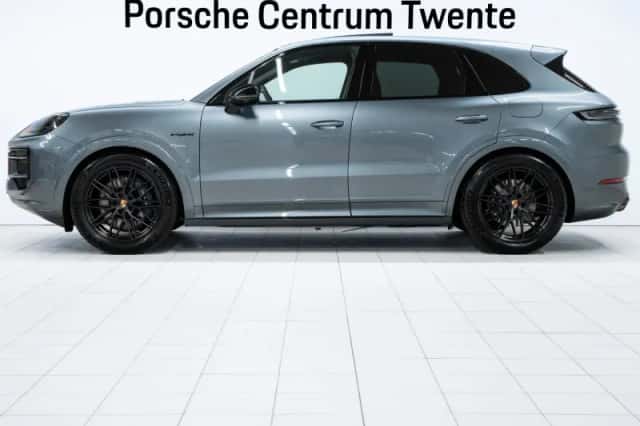 Porsche Cayenne (2026) thumbnail 5