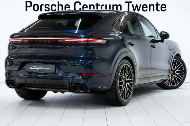 Porsche Cayenne (2026) thumbnail 3