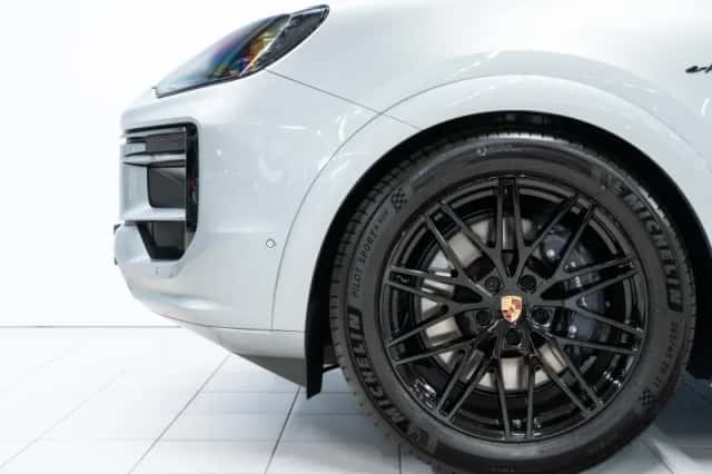 Porsche Cayenne (2026) thumbnail 6