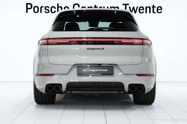 Porsche Cayenne (2026) thumbnail 4