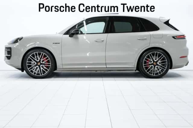 Porsche Cayenne (2026) thumbnail 5