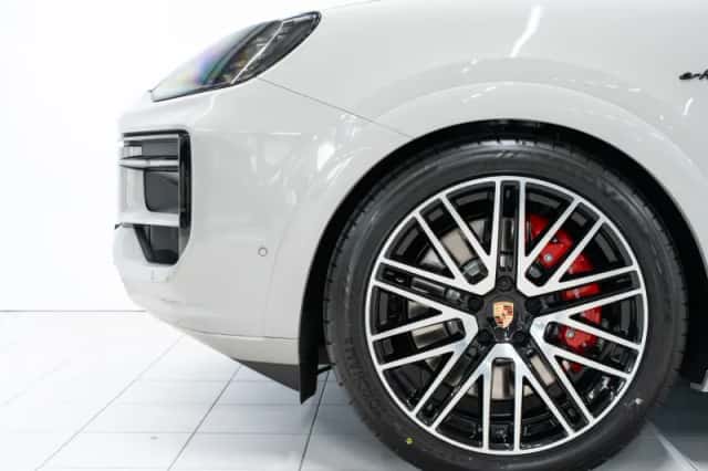Porsche Cayenne (2026) thumbnail 6
