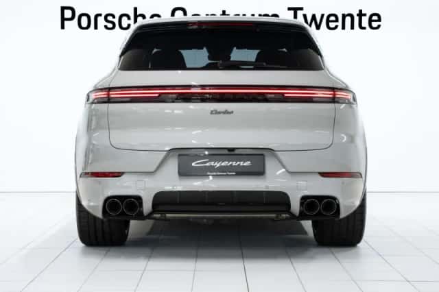 Porsche Cayenne (2026) thumbnail 4