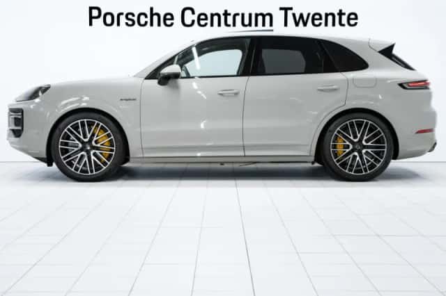 Porsche Cayenne (2026) thumbnail 5