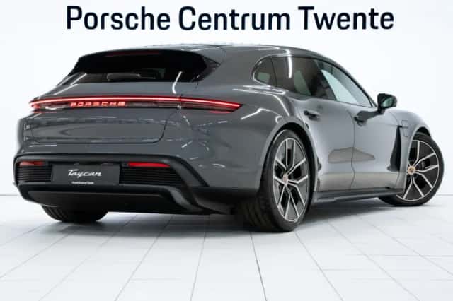 Porsche Taycan (2026) thumbnail 3