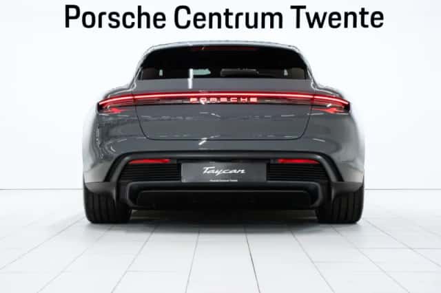 Porsche Taycan (2026) thumbnail 4