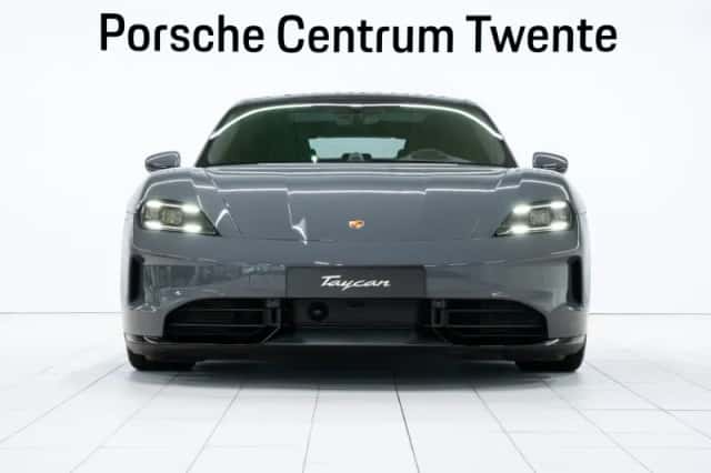 Porsche Taycan (2025) thumbnail 2