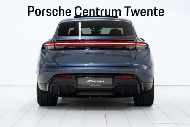 Porsche Macan (2026) thumbnail 4
