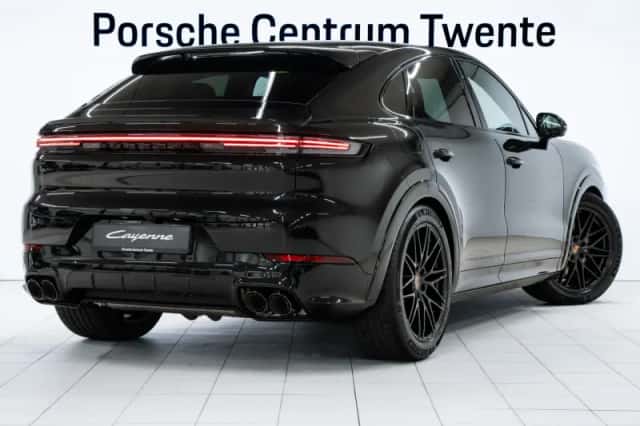 Porsche Cayenne (2026) thumbnail 3