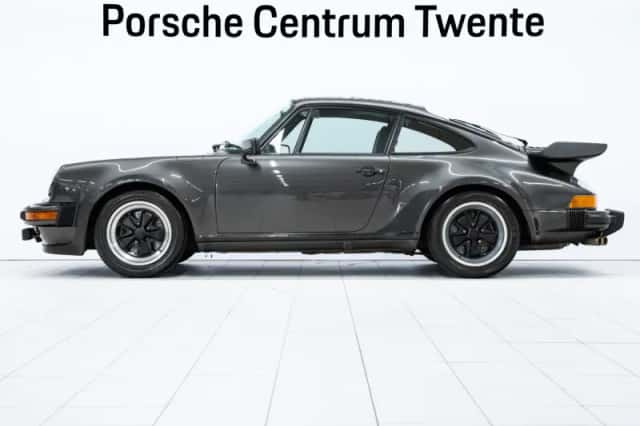 Porsche 911 (1982) thumbnail 5