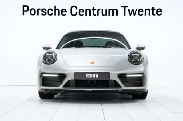 Porsche 911 (2020) thumbnail 2