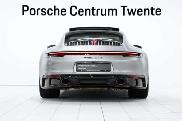 Porsche 911 (2020) thumbnail 4